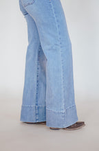 Load image into Gallery viewer, The Lyza Jean