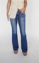 Load image into Gallery viewer, The Tia Bootcut Jean