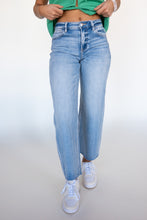 Load image into Gallery viewer, The Tonya Jeans