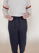 Load image into Gallery viewer, The Court Joggers in Black