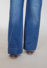 Load image into Gallery viewer, The Chloe Jeans
