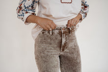 Load image into Gallery viewer, Mocha Cropped Corduroy Pants
