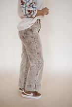 Load image into Gallery viewer, Mocha Cropped Corduroy Pants
