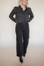 Load image into Gallery viewer, Black Rhinestone Jeans
