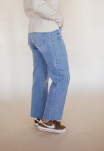 Load image into Gallery viewer, The Chelsea Barrel Jeans

