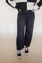 Load image into Gallery viewer, The Harlee Barrel Jeans
