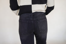 Load image into Gallery viewer, The Harlee Barrel Jeans
