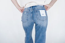 Load image into Gallery viewer, The Olivia Wide Leg Jean
