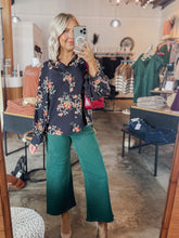 Load image into Gallery viewer, Flowy Floral Blouse
