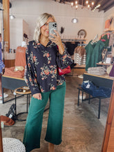 Load image into Gallery viewer, Flowy Floral Blouse
