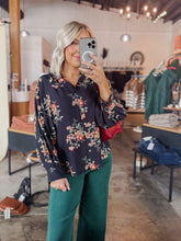 Load image into Gallery viewer, Flowy Floral Blouse
